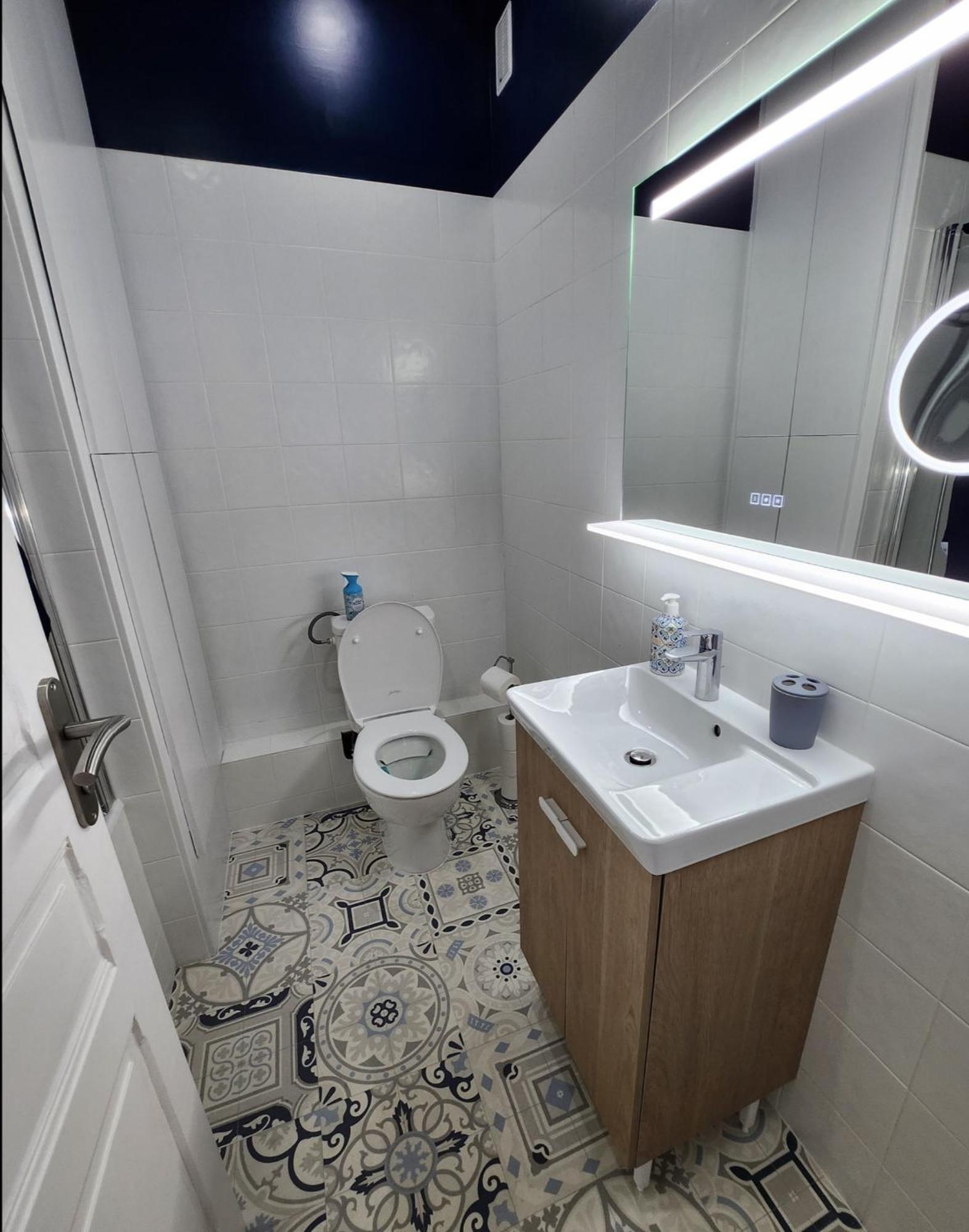 Chaleureux Appartement Refait A Neuf Vic sur Cere Bagian luar foto